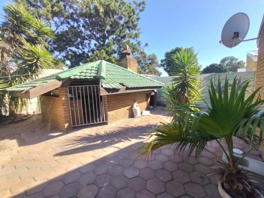 To Let 3 Bedroom Property for Rent in Drostdy Park Western Cape